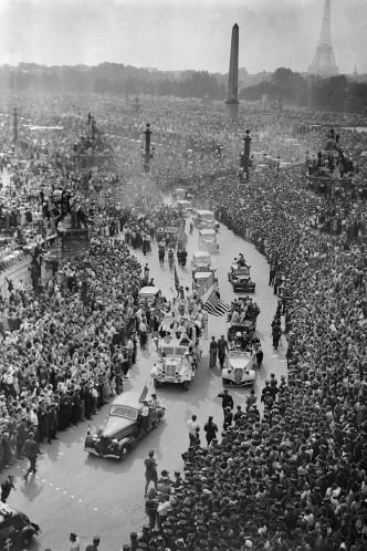 De gaulle champs elyses 1944